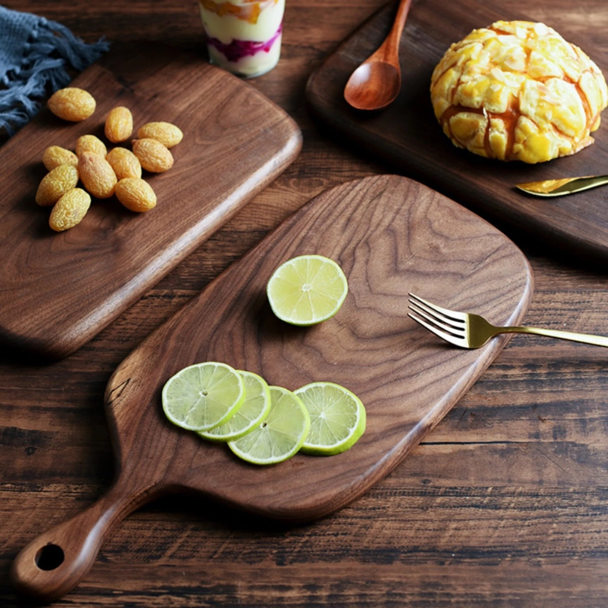 Wooden Cutting Board with Handle - TensorNailArt