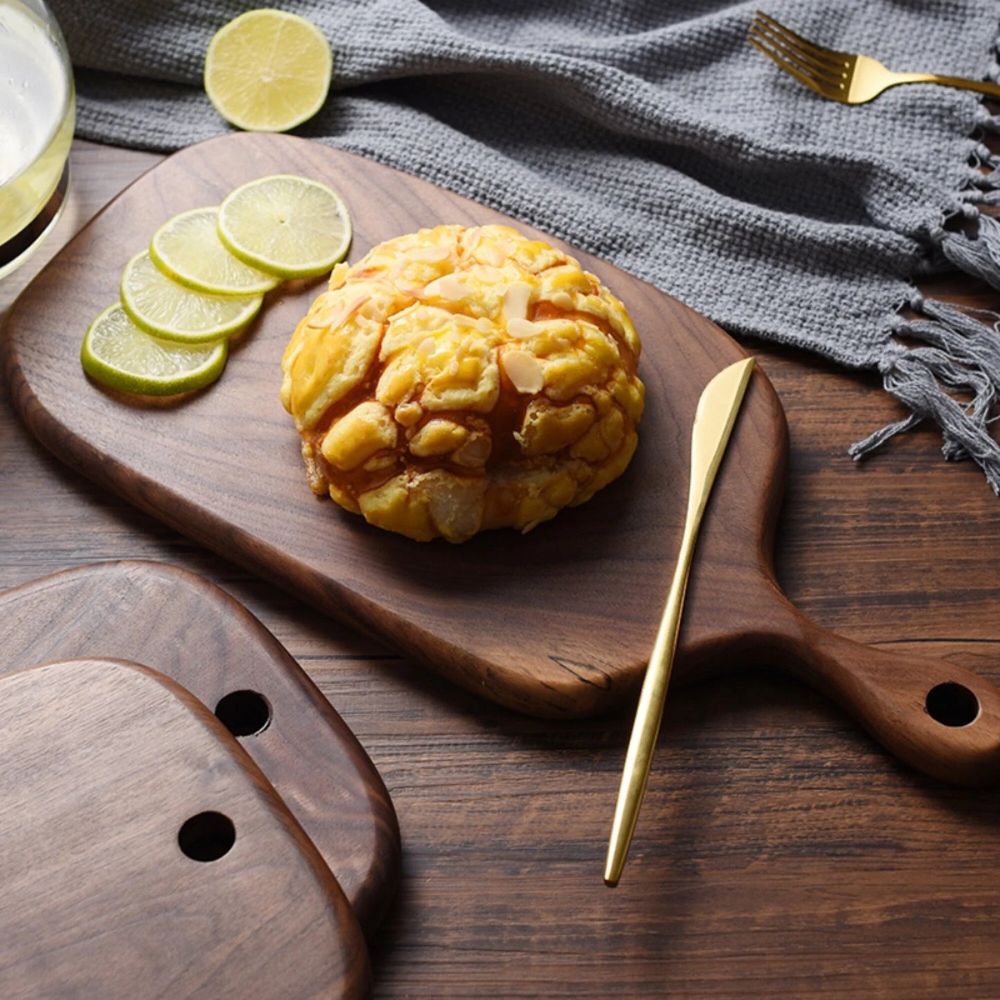 Wooden Cutting Board with Handle - TensorNailArt